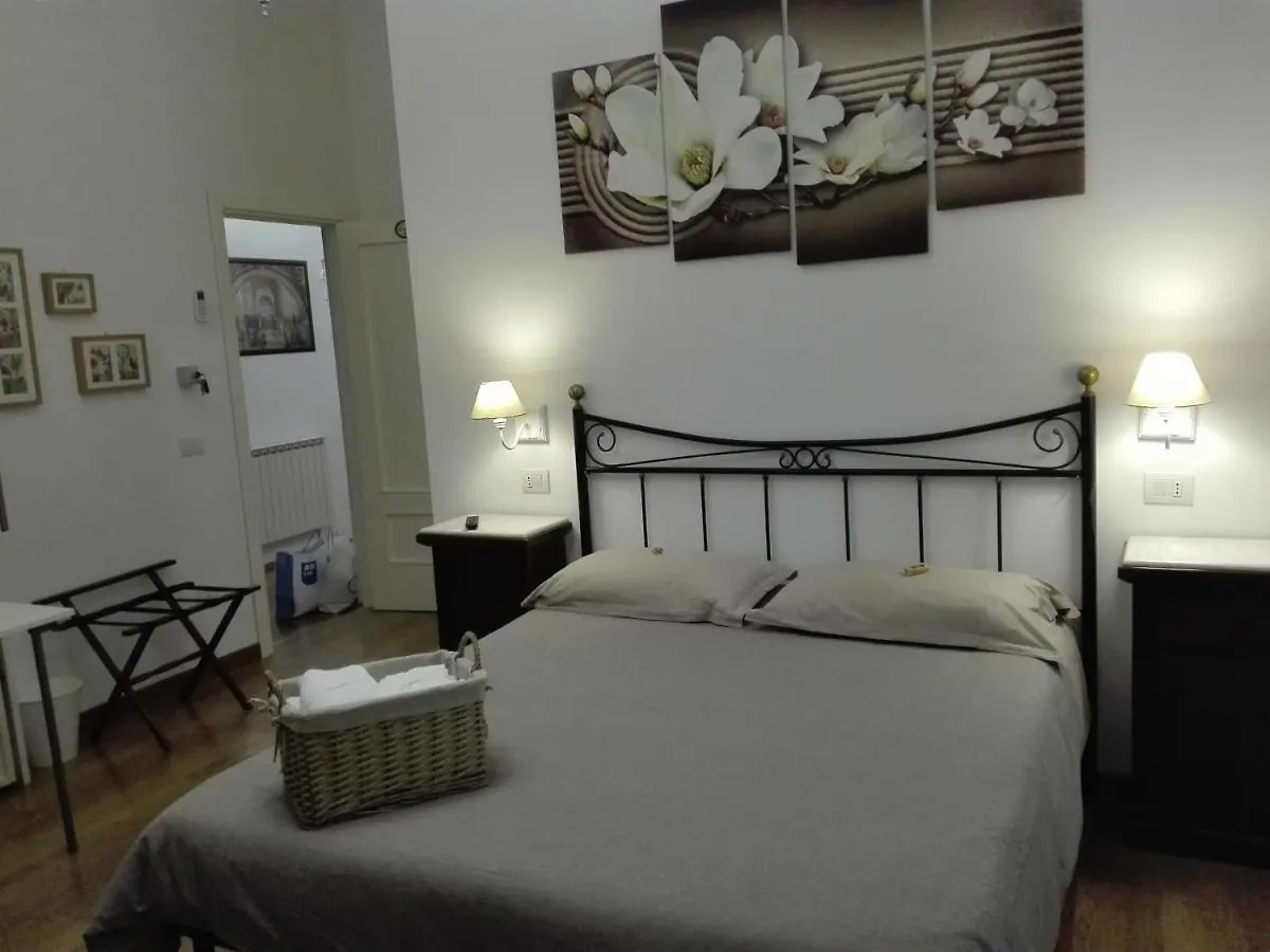 Napoli Pietrasanta Lt Bed & Breakfast Italy