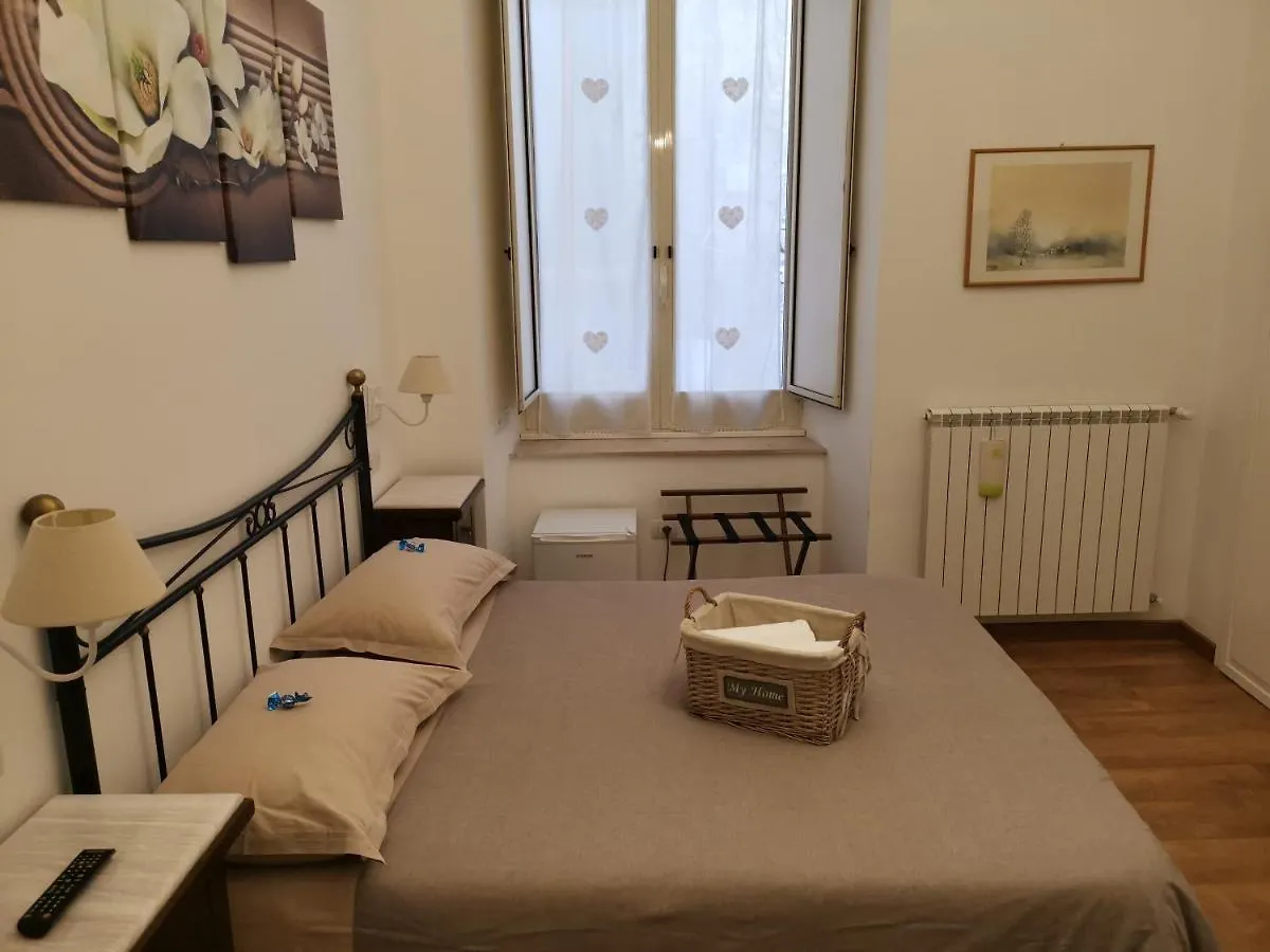 Napoli Pietrasanta Lt Bed & Breakfast Italy