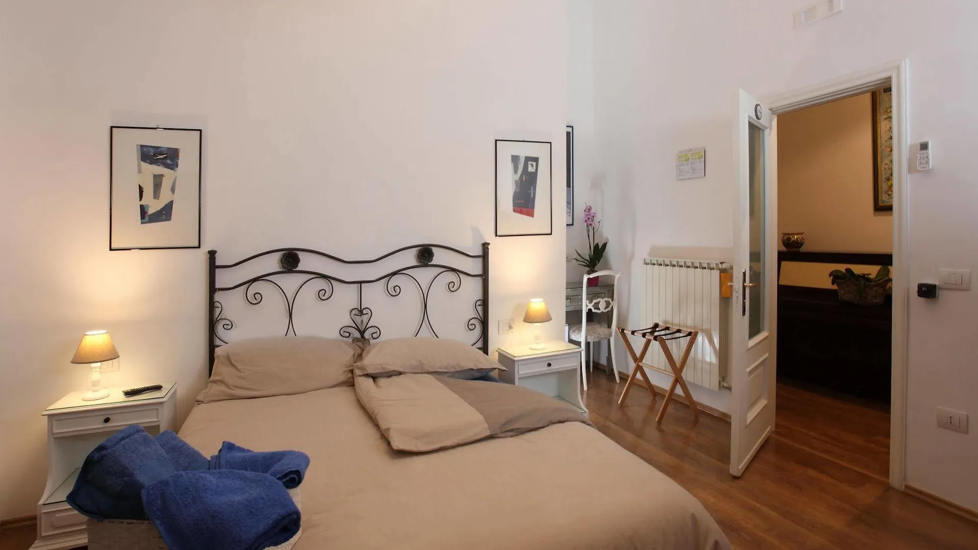 Napoli Pietrasanta Lt Bed & Breakfast  Naples